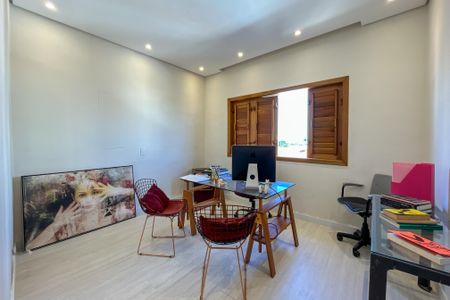 Casa à venda com 270m², 5 quartos e 3 vagas Casa à venda com 270m², 5 quartos e 3 vagasQuarto 1