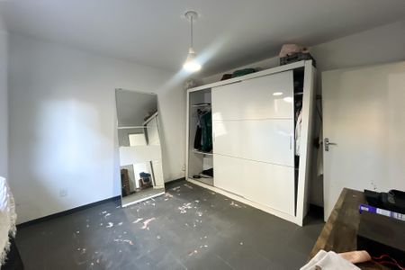 Casa à venda com 270m², 5 quartos e 3 vagas Casa à venda com 270m², 5 quartos e 3 vagasQuarto 4