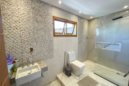 Casa à venda com 270m², 5 quartos e 3 vagas Casa à venda com 270m², 5 quartos e 3 vagasBanheiro 1