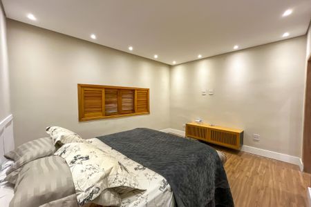 Casa à venda com 270m², 5 quartos e 3 vagas Casa à venda com 270m², 5 quartos e 3 vagasQuarto 3