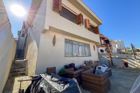 Casa à venda com 270m², 5 quartos e 3 vagas Casa à venda com 270m², 5 quartos e 3 vagasQuintal