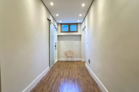 Casa à venda com 270m², 5 quartos e 3 vagas Casa à venda com 270m², 5 quartos e 3 vagasCloset