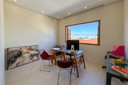 Casa à venda com 270m², 5 quartos e 3 vagas Casa à venda com 270m², 5 quartos e 3 vagasQuarto 1