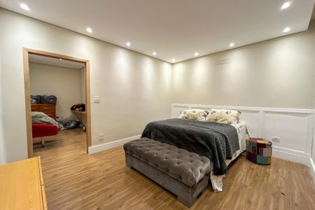 Casa à venda com 270m², 5 quartos e 3 vagas Casa à venda com 270m², 5 quartos e 3 vagasQuarto 3