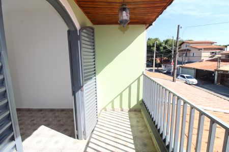 Casa para alugar com 250m², 3 quartos e 2 vagasSacada do Quarto 2