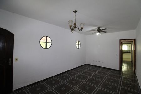 Casa para alugar com 250m², 3 quartos e 2 vagasSala