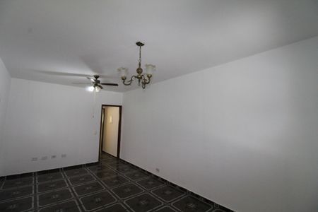 Casa para alugar com 250m², 3 quartos e 2 vagasSala