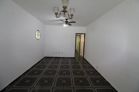 Casa para alugar com 250m², 3 quartos e 2 vagasSala