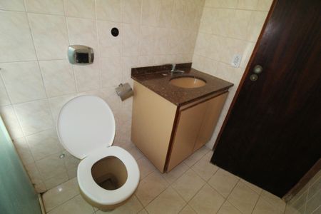 Casa para alugar com 250m², 3 quartos e 2 vagasBanheiro Corredor