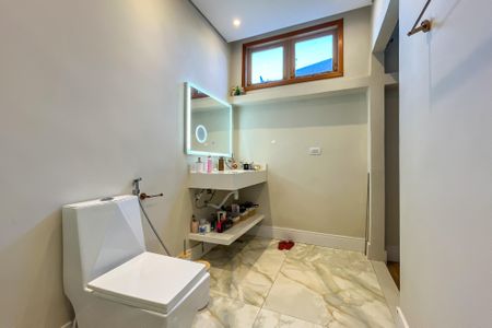 Casa para alugar com 450m², 5 quartos e 3 vagasBanheiro 2