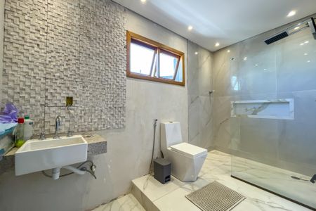 Casa para alugar com 450m², 5 quartos e 3 vagasBanheiro 1