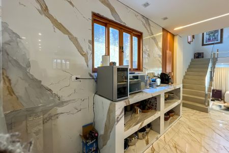 Casa para alugar com 450m², 5 quartos e 3 vagasCozinha 1