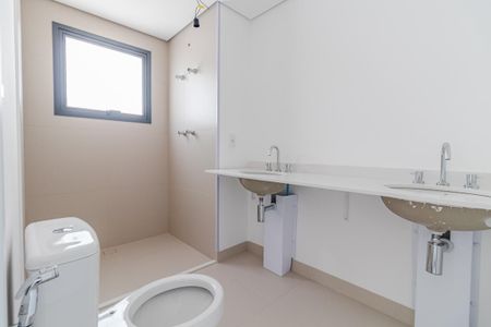 Apartamento à venda com 195m², 4 quartos e 3 vagasBanheiro da Suíte 1