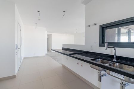 Apartamento à venda com 195m², 4 quartos e 3 vagasCozinha