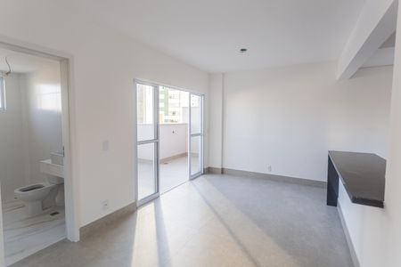 Apartamento à venda com 77m², 2 quartos e 2 vagasSala