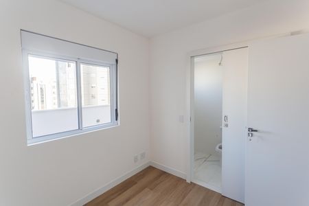 Apartamento à venda com 77m², 2 quartos e 2 vagasSuíte 2 