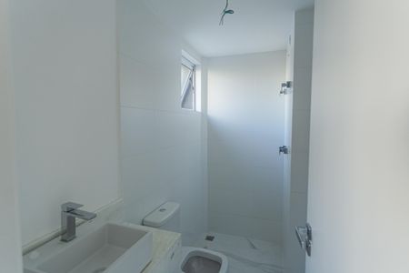 Apartamento à venda com 77m², 2 quartos e 2 vagasBanheiro da Suíte