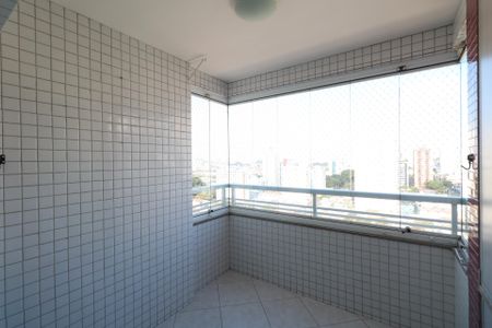 Apartamento à venda com 107m², 3 quartos e 2 vagas Apartamento à venda com 107m², 3 quartos e 2 vagasVaranda