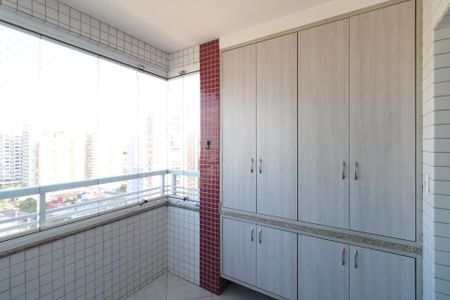 Apartamento à venda com 107m², 3 quartos e 2 vagas Apartamento à venda com 107m², 3 quartos e 2 vagasVaranda