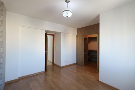 Apartamento à venda com 107m², 3 quartos e 2 vagas Apartamento à venda com 107m², 3 quartos e 2 vagasSuíte