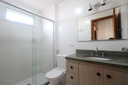 Apartamento à venda com 107m², 3 quartos e 2 vagas Apartamento à venda com 107m², 3 quartos e 2 vagasBanheiro da Suíte 1
