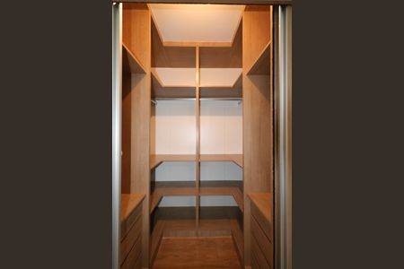 Apartamento à venda com 107m², 3 quartos e 2 vagas Apartamento à venda com 107m², 3 quartos e 2 vagasSuíte