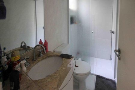 Casa de condomínio à venda com 164m², 3 quartos e 3 vagas Casa de condomínio à venda com 164m², 3 quartos e 3 vagasBanheiro da Suite