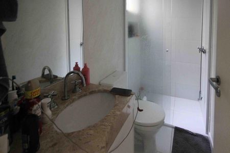 Casa de condomínio à venda com 164m², 3 quartos e 3 vagas Casa de condomínio à venda com 164m², 3 quartos e 3 vagasBanheiro da Suite