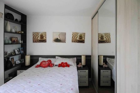 Casa de condomínio à venda com 164m², 3 quartos e 3 vagas Casa de condomínio à venda com 164m², 3 quartos e 3 vagasSuite 3