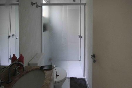 Casa de condomínio à venda com 164m², 3 quartos e 3 vagas Casa de condomínio à venda com 164m², 3 quartos e 3 vagasBanheiro da Suite