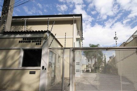 Casa de condomínio à venda com 164m², 3 quartos e 3 vagas Casa de condomínio à venda com 164m², 3 quartos e 3 vagasFachada