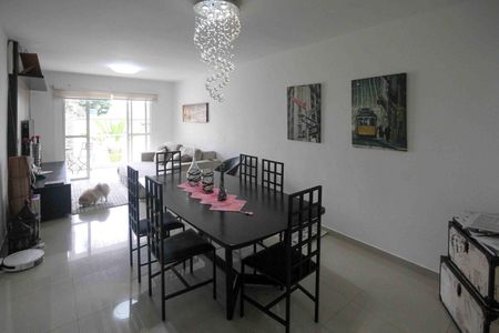 Casa de condomínio à venda com 164m², 3 quartos e 3 vagas Casa de condomínio à venda com 164m², 3 quartos e 3 vagasSala