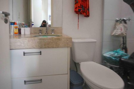 Casa de condomínio à venda com 164m², 3 quartos e 3 vagas Casa de condomínio à venda com 164m², 3 quartos e 3 vagasBanheiro da suite 2