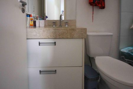 Casa de condomínio à venda com 164m², 3 quartos e 3 vagas Casa de condomínio à venda com 164m², 3 quartos e 3 vagasBanheiro da suite 2