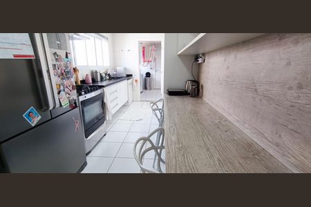 Apartamento à venda com 200m², 4 quartos e 3 vagas Apartamento à venda com 200m², 4 quartos e 3 vagasCozinha