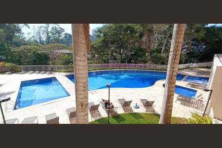 Apartamento à venda com 200m², 4 quartos e 3 vagas Apartamento à venda com 200m², 4 quartos e 3 vagasÁrea comum - Piscina