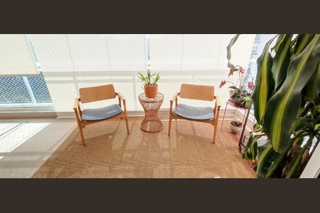 Apartamento à venda com 200m², 4 quartos e 3 vagas Apartamento à venda com 200m², 4 quartos e 3 vagasVaranda da Sala