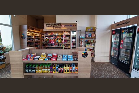 Apartamento à venda com 200m², 4 quartos e 3 vagas Apartamento à venda com 200m², 4 quartos e 3 vagasMercadinho