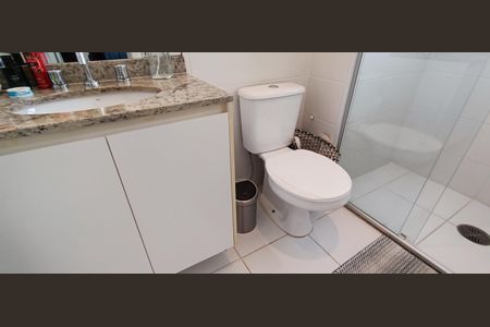 Apartamento à venda com 200m², 4 quartos e 3 vagas Apartamento à venda com 200m², 4 quartos e 3 vagasBanheiro da Suíte