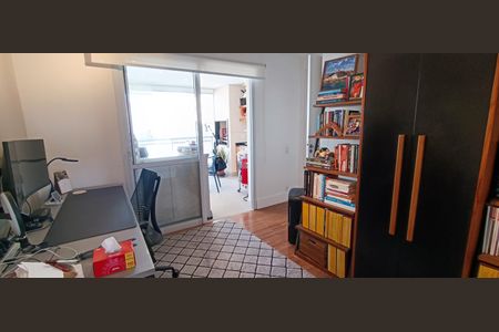 Apartamento à venda com 200m², 4 quartos e 3 vagas Apartamento à venda com 200m², 4 quartos e 3 vagasEscritório