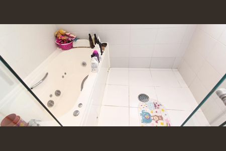 Apartamento à venda com 200m², 4 quartos e 3 vagas Apartamento à venda com 200m², 4 quartos e 3 vagasBanheiro da Suíte master