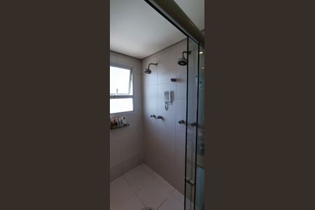 Apartamento à venda com 200m², 4 quartos e 3 vagas Apartamento à venda com 200m², 4 quartos e 3 vagasBanheiro da Suíte master