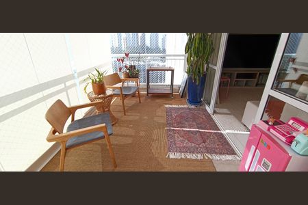 Apartamento à venda com 200m², 4 quartos e 3 vagas Apartamento à venda com 200m², 4 quartos e 3 vagasVaranda da Sala