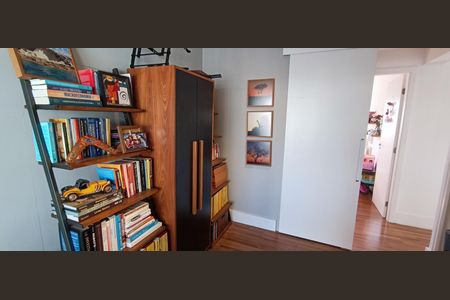 Apartamento à venda com 200m², 4 quartos e 3 vagas Apartamento à venda com 200m², 4 quartos e 3 vagasEscritório