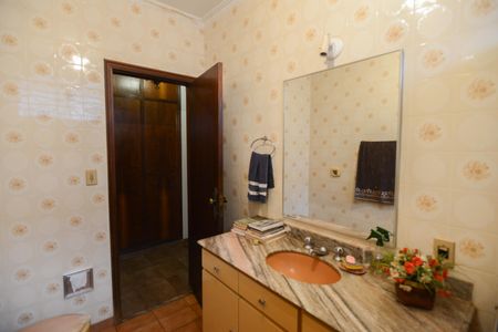 Casa para alugar com 190m², 3 quartos e 2 vagas Casa para alugar com 190m², 3 quartos e 2 vagasBanheiro Social