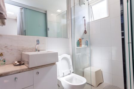 Apartamento à venda com 78m², 2 quartos e 2 vagasBanheiro da Suíte