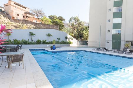 Apartamento à venda com 78m², 2 quartos e 2 vagasÁrea comum - Piscina