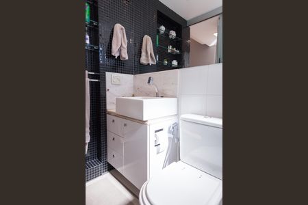 Apartamento à venda com 78m², 2 quartos e 2 vagasBanheiro da Suíte