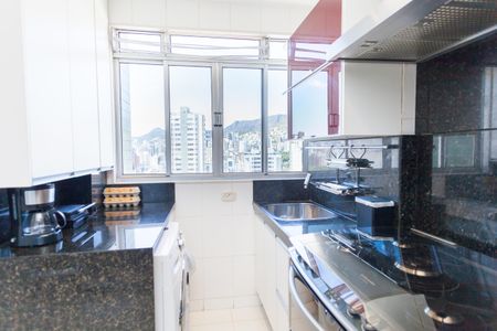 Apartamento à venda com 78m², 2 quartos e 2 vagasCozinha