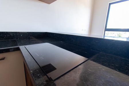 Detalhe da cozinha de apartamento para alugar com 1 quarto, 36m² em Portão, Curitiba